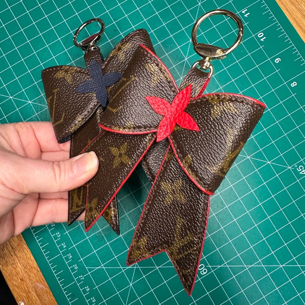 New design Leather Bow Bag Charm or Key Chain Accessory - Picture 5 of 14